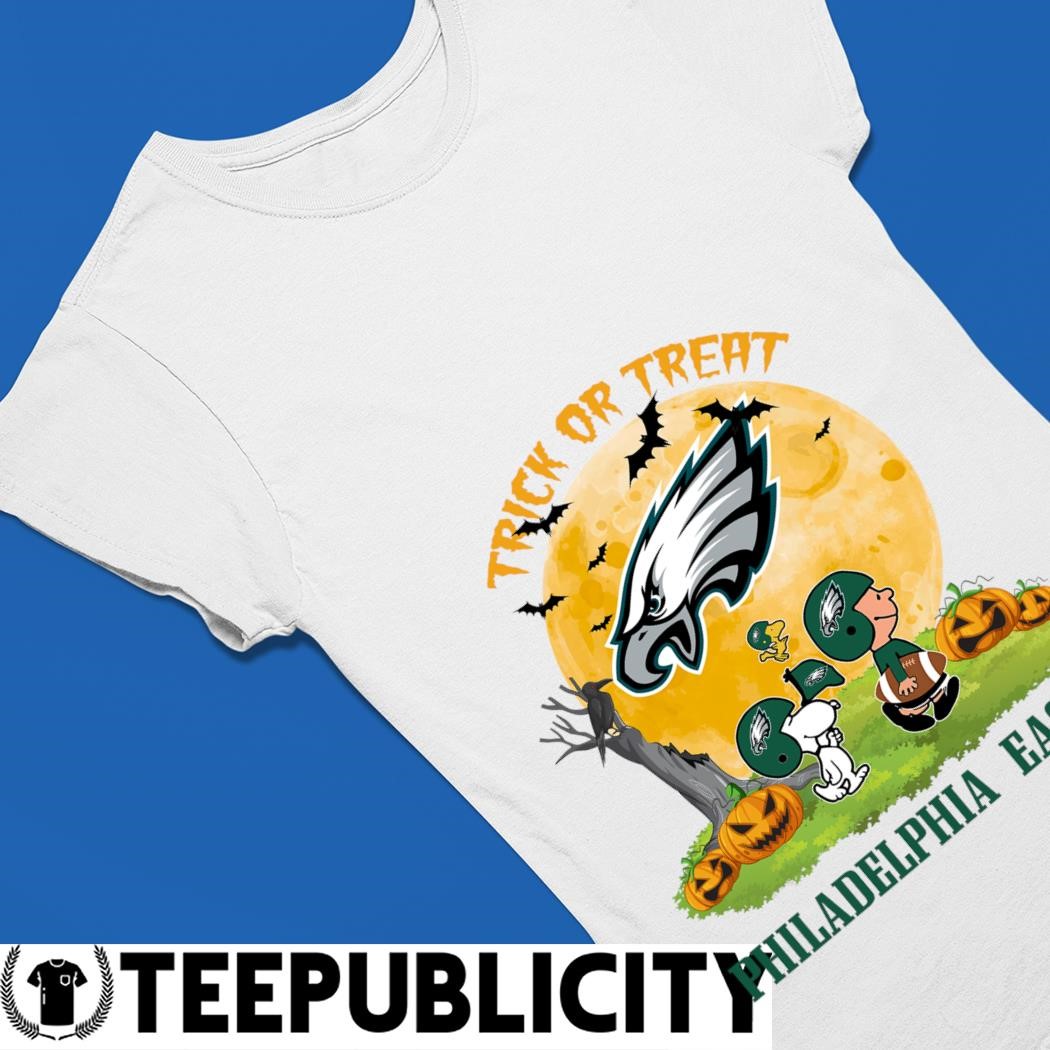 Snoopy Hugs The Philadelphia Eagles Heart T-Shirt - T-shirts Low Price