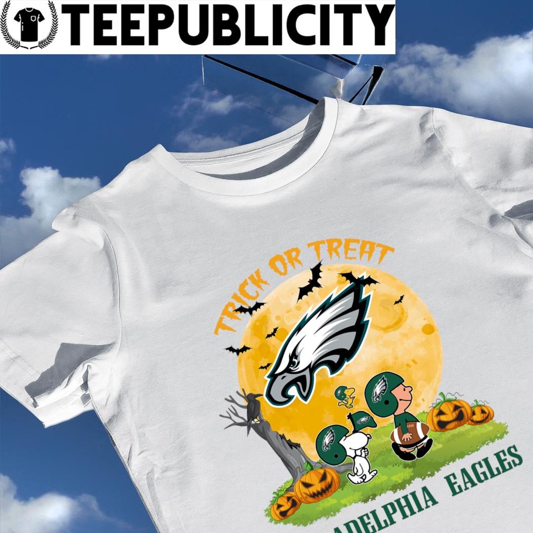 Snoopy Hugs The Philadelphia Eagles Heart T-Shirt - T-shirts Low Price